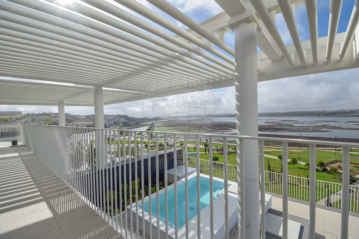 Duplex T4 à venda em Barreiro