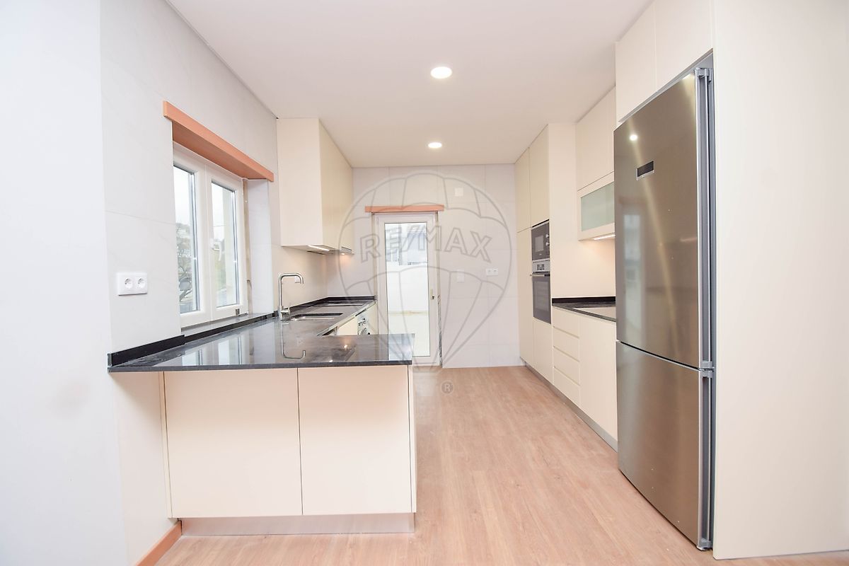 Apartamento T3 à venda em Odivelas