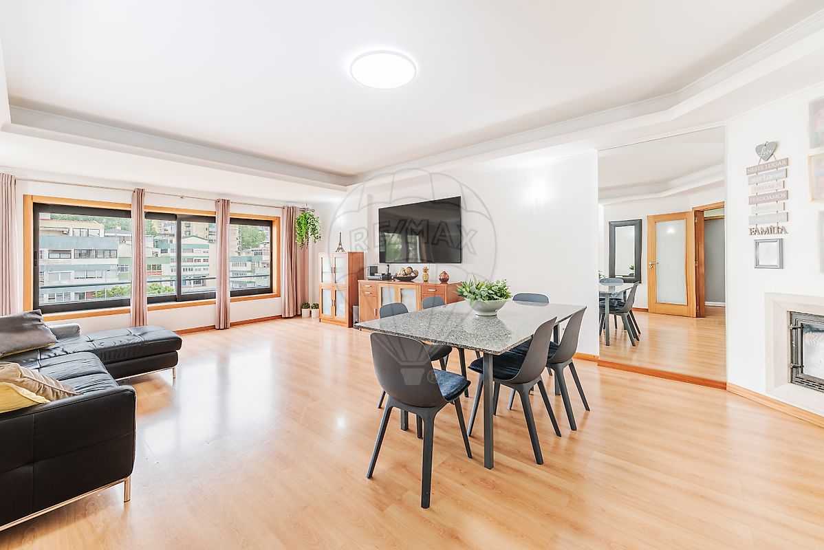 Apartamento T3 à venda em Sintra