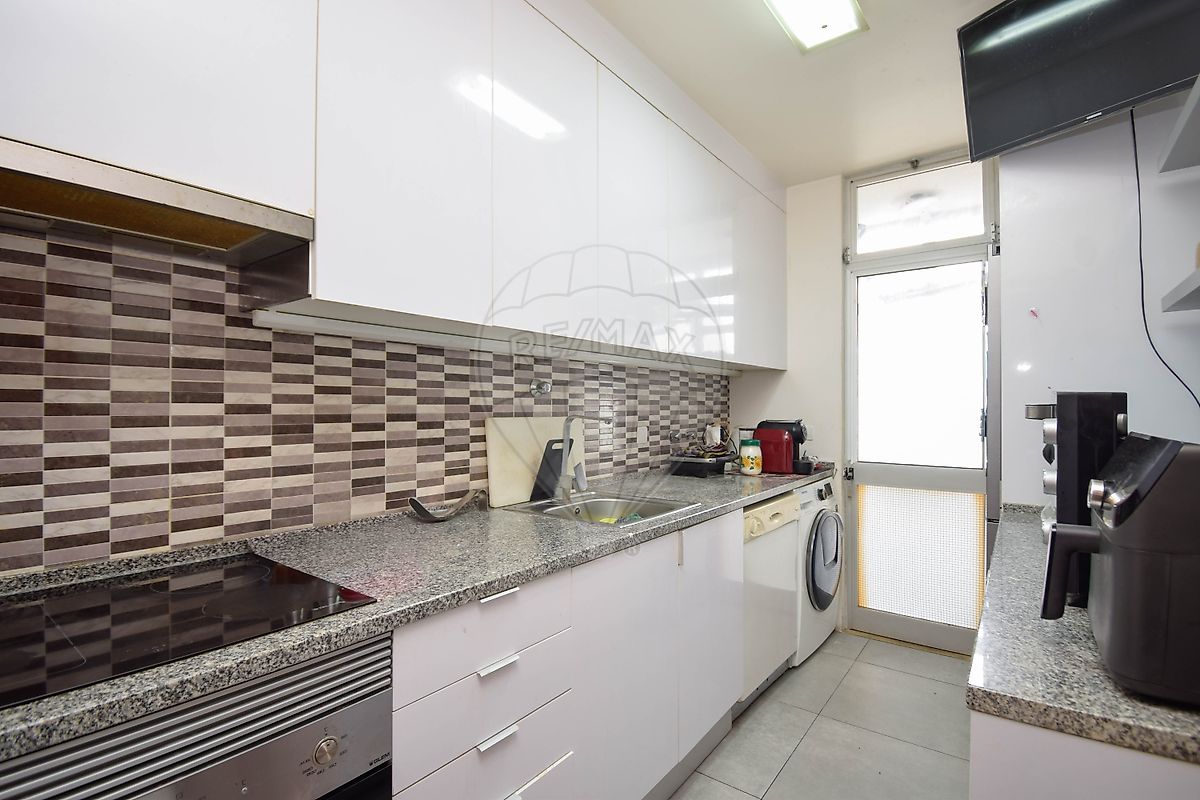 Apartamento T2 à venda em Loures