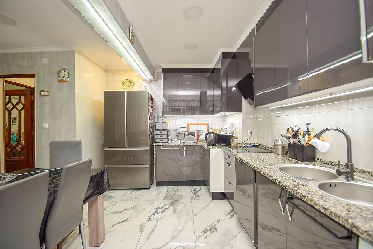 Apartamento T3 à venda em Odivelas