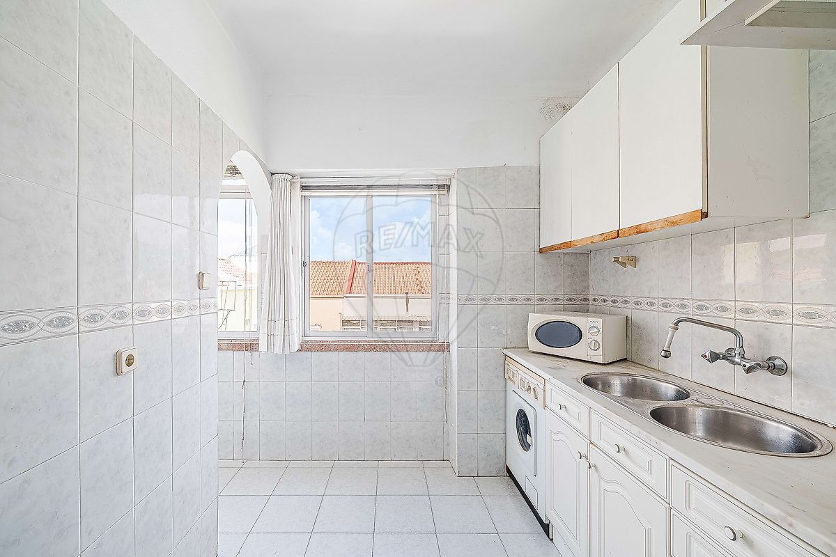 Apartamento T2 à venda em Amadora