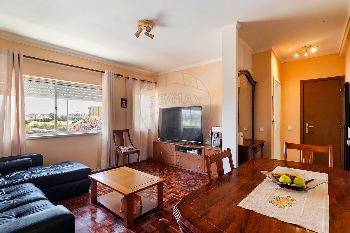 Apartamento T3 à venda em Loures