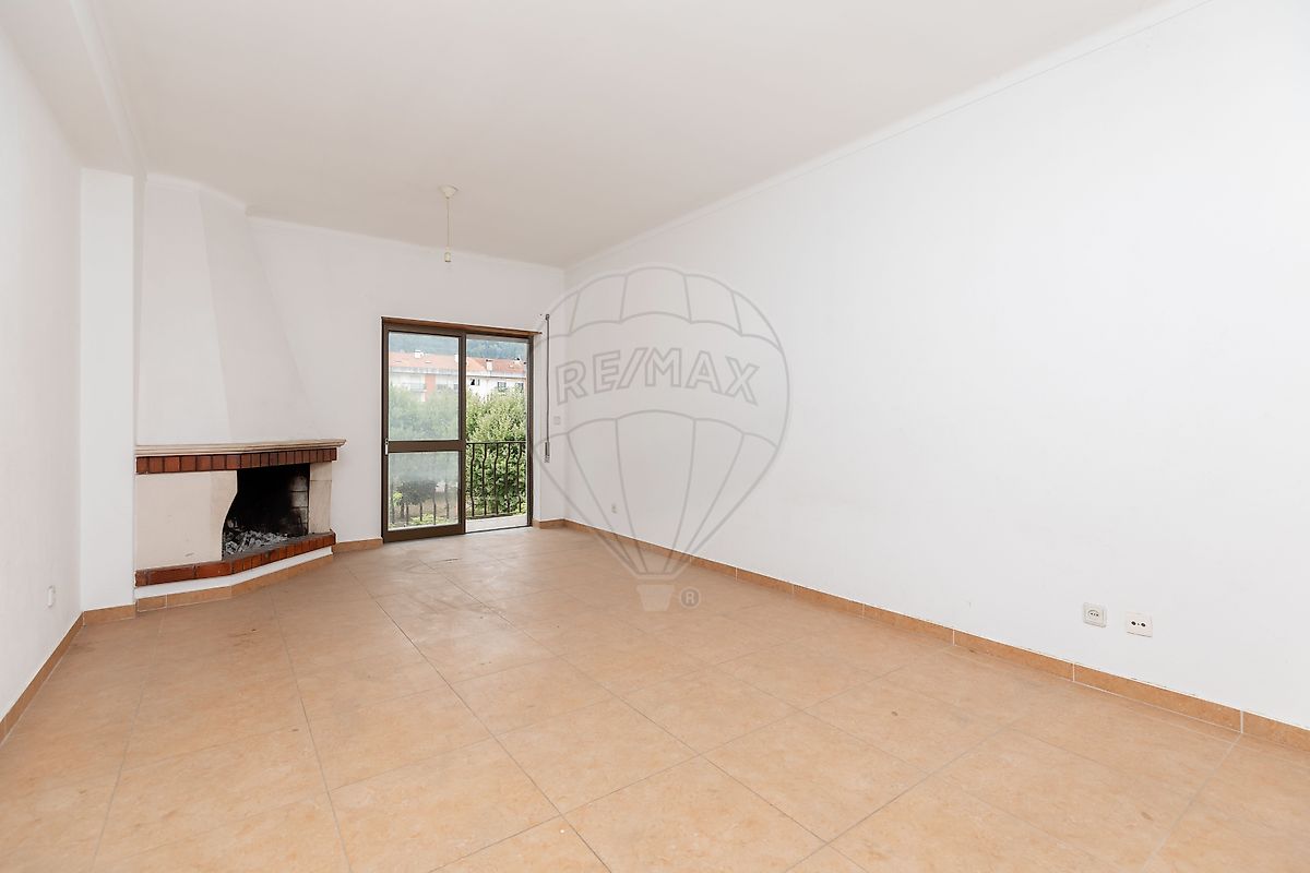Apartamento T3 à venda em Lousã