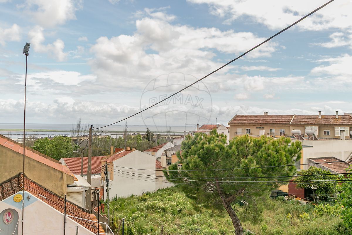 listing 122171044-204 picture-0