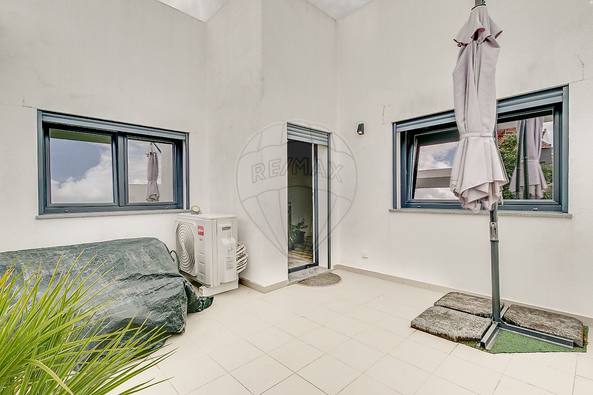 listing 122171044-204 picture-0