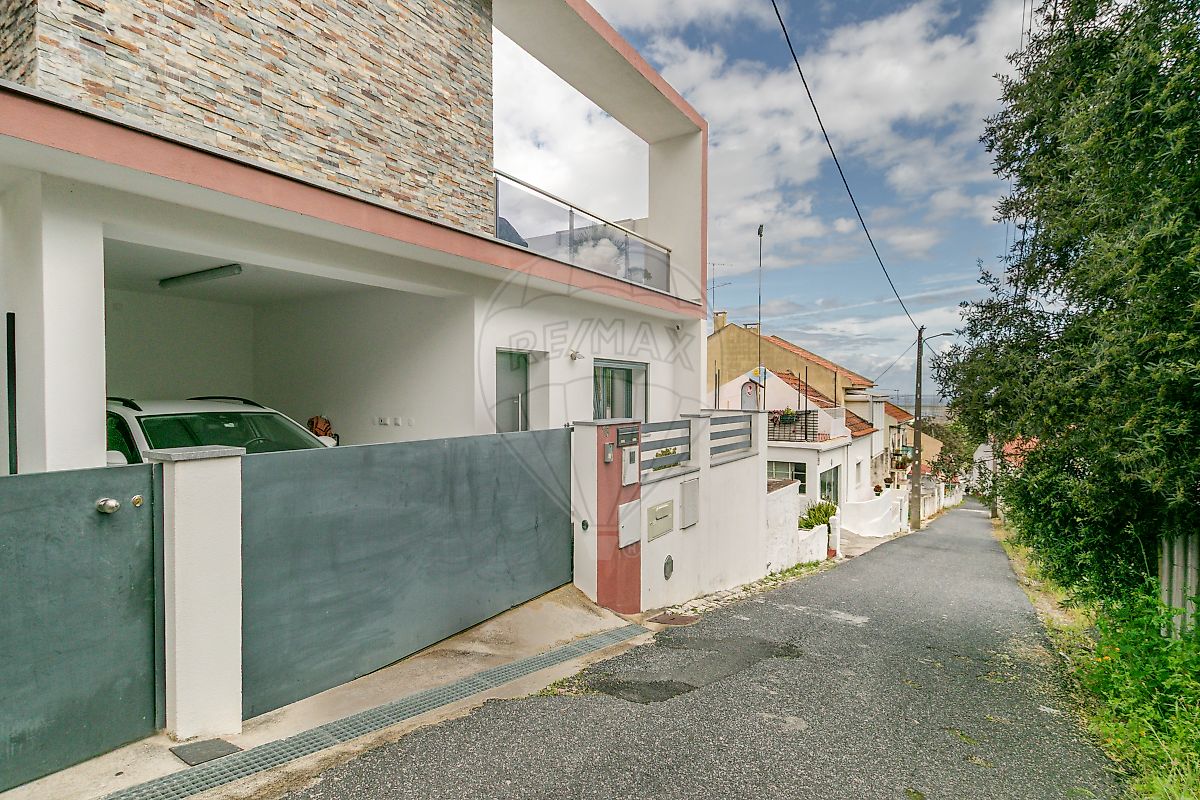 listing 122171044-204 picture-0