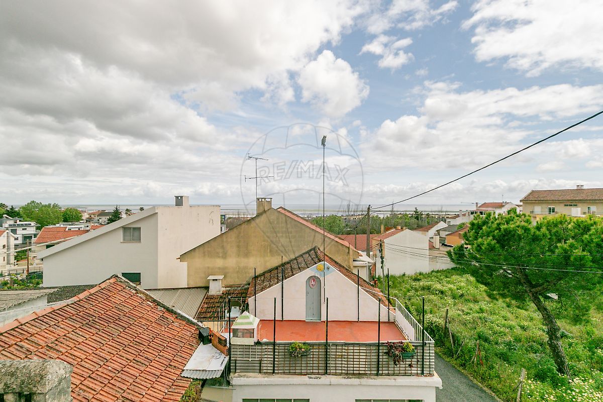 listing 122171044-204 picture-0