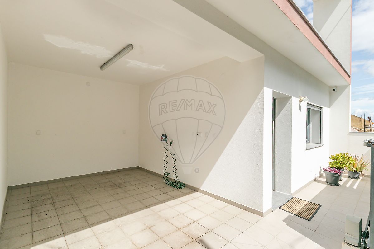 listing 122171044-204 picture-0