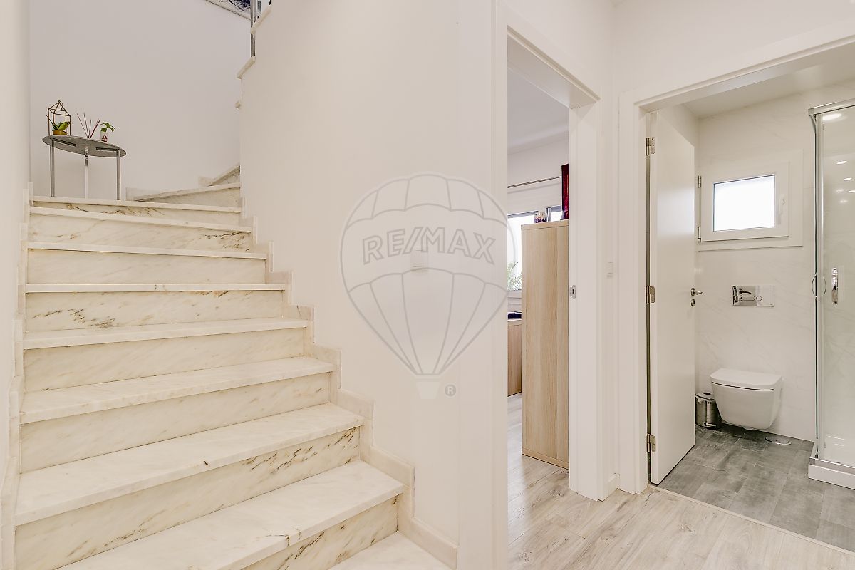 listing 122171044-204 picture-0