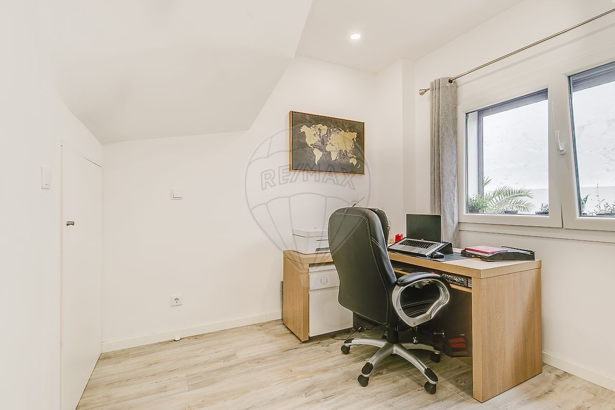 listing 122171044-204 picture-0