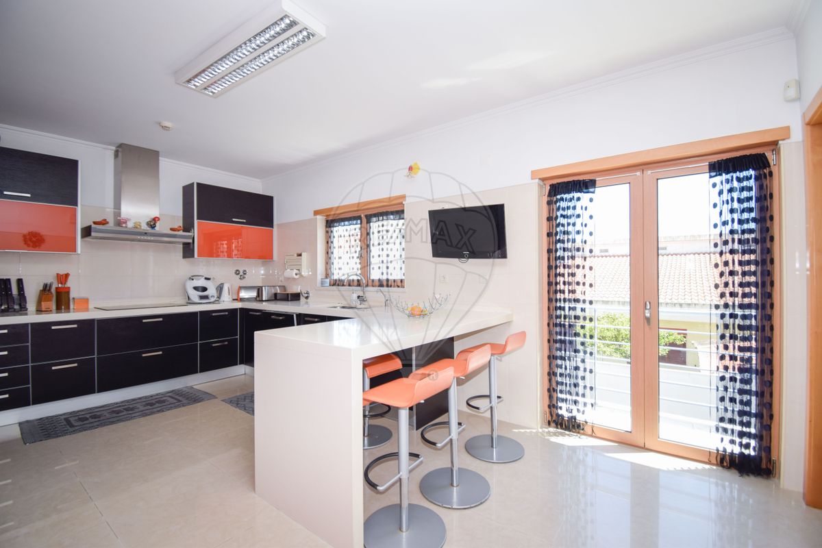 listing 122171088-53 picture-0