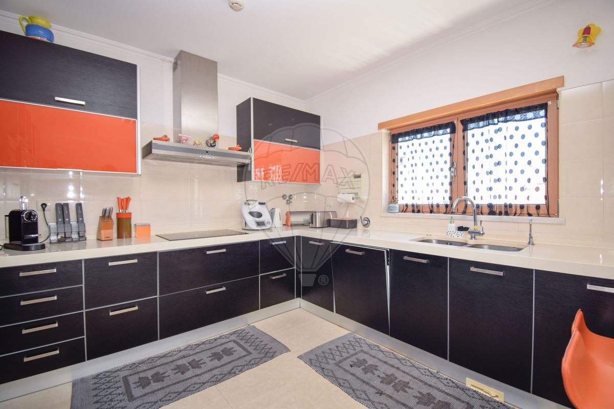 listing 122171088-53 picture-0