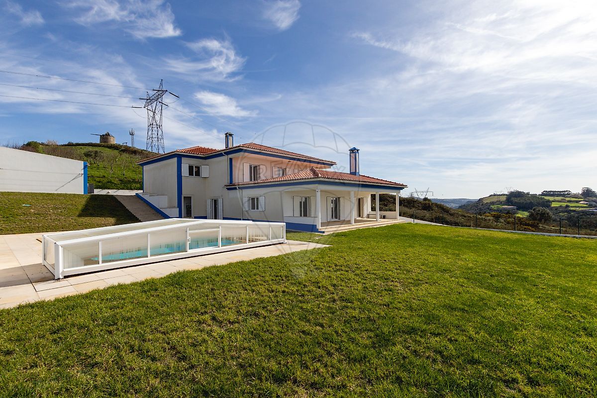 Moradia T5 à venda em Sobral de Monte Agraço