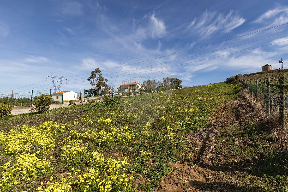 Terreno à venda em Sobral de Monte Agraço