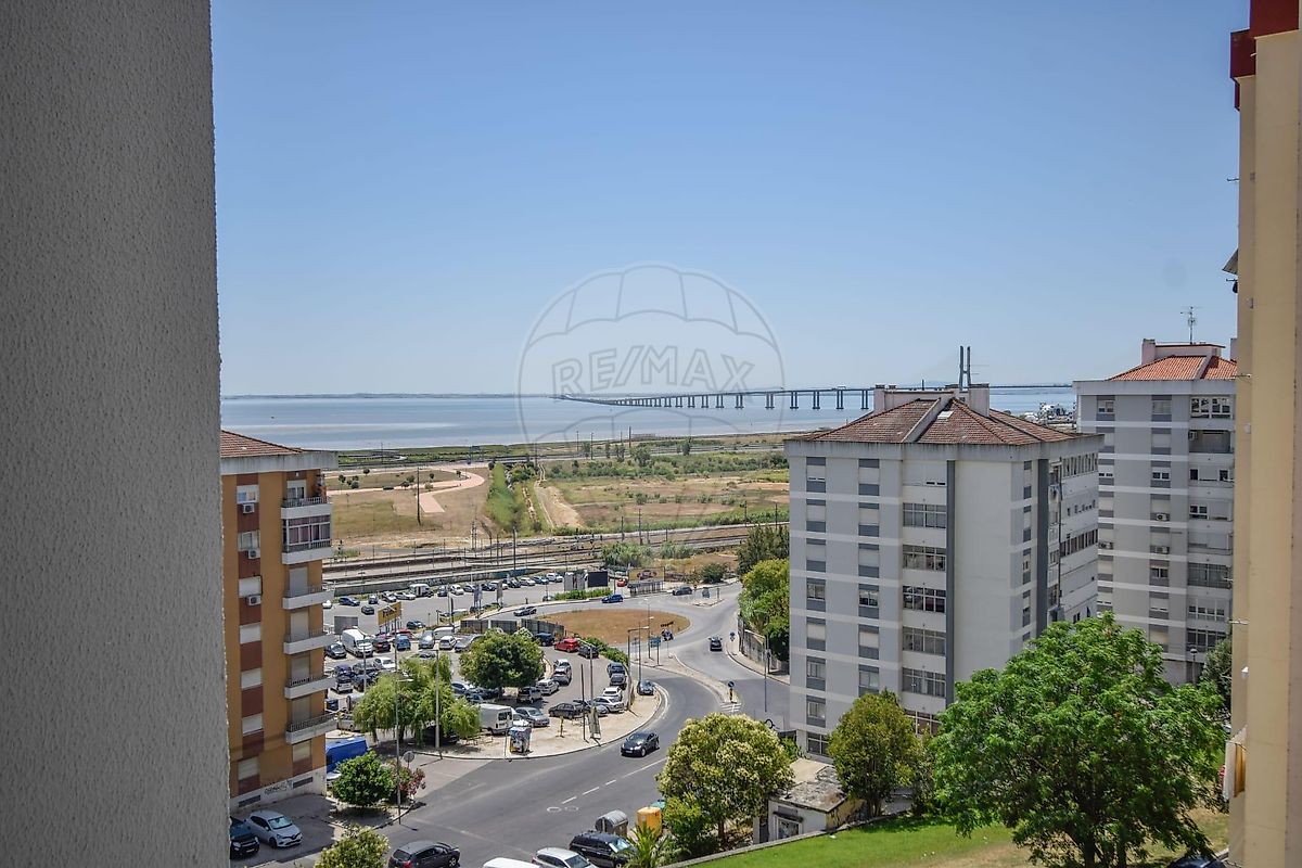 Apartamento - Santa Iria de Azoia, São João da Talha e Bobadela, Loures, Lisboa