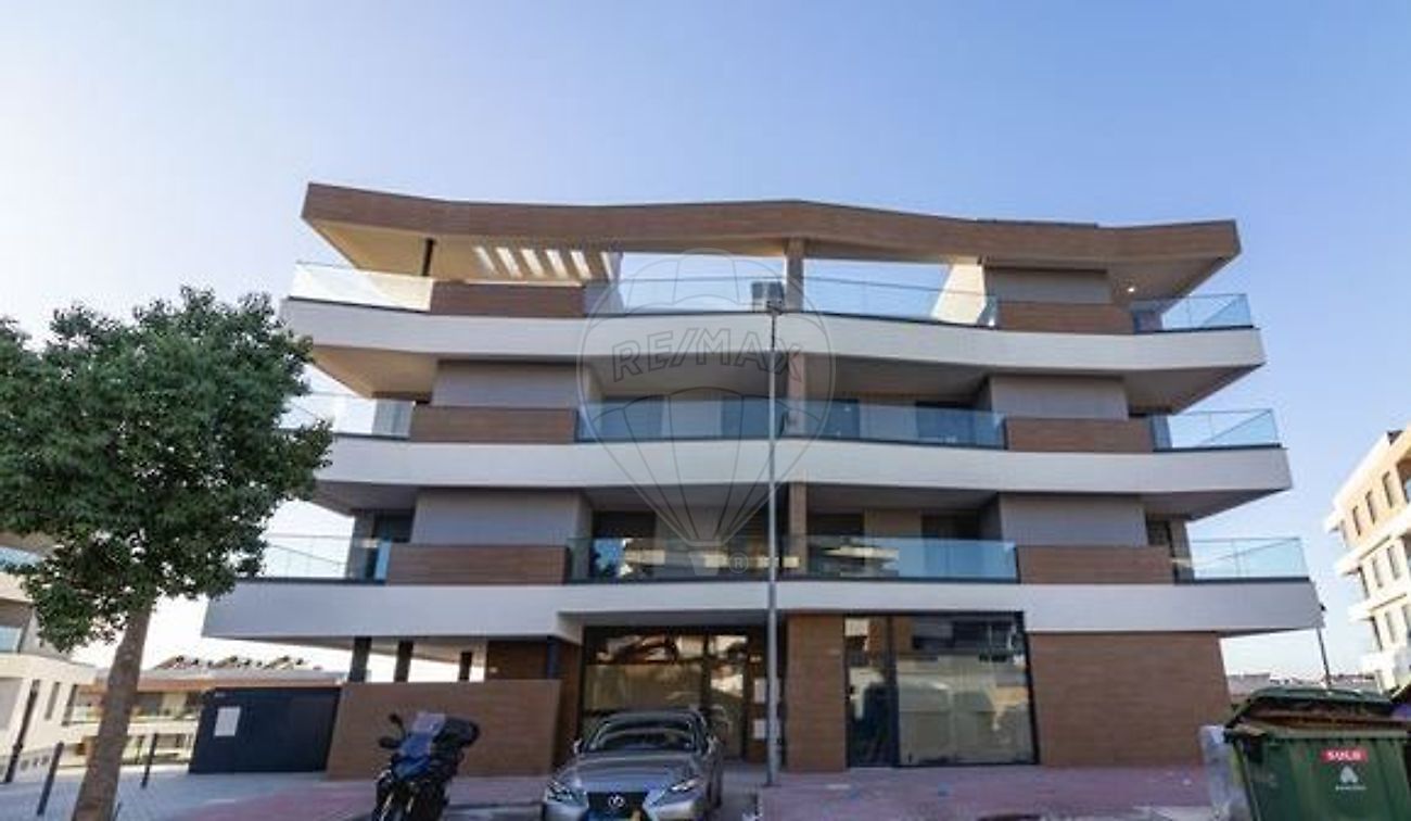 Apartamento T3 à venda em Amadora