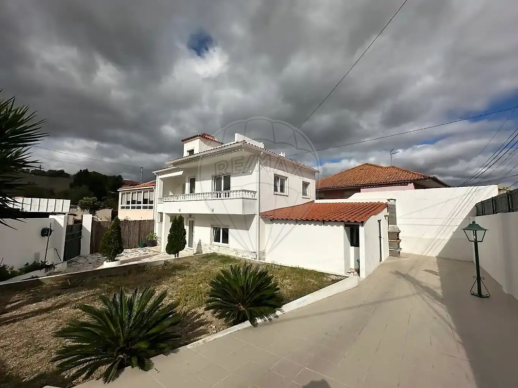 Moradia T4 - Santa Iria de Azoia, São João da Talha e Bobadela, Loures, Lisboa