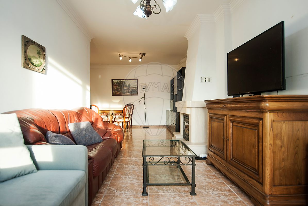 listing 122181571-1 picture-0