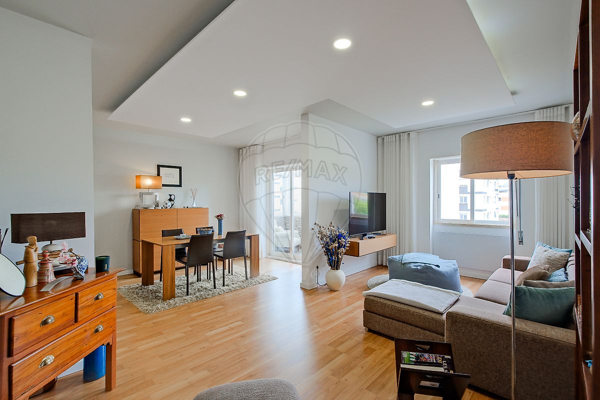 Apartamento T5 à venda em Oeiras