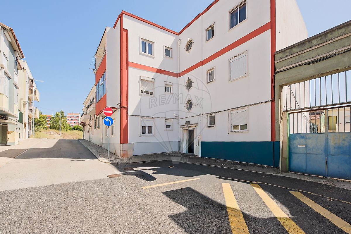 Apartamento T2 à venda em Amadora