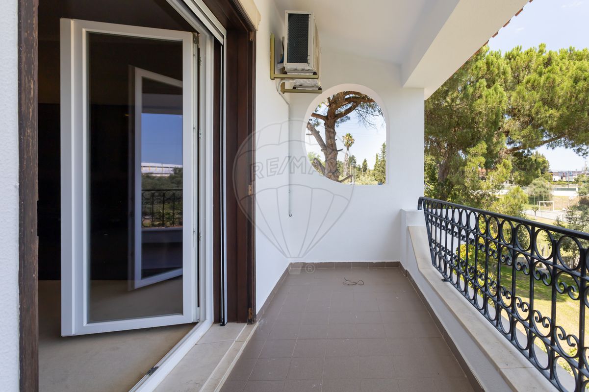 listing 122191409-295 picture-0