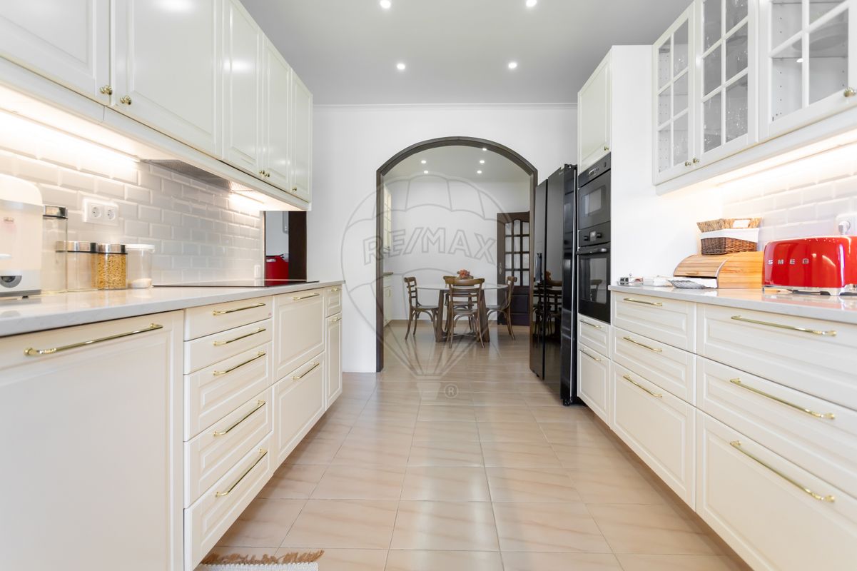 listing 122191409-295 picture-0