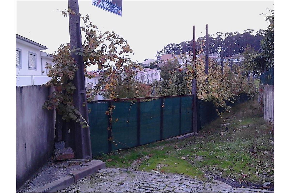 Land for sale in Lousada, Portugal — €70,000