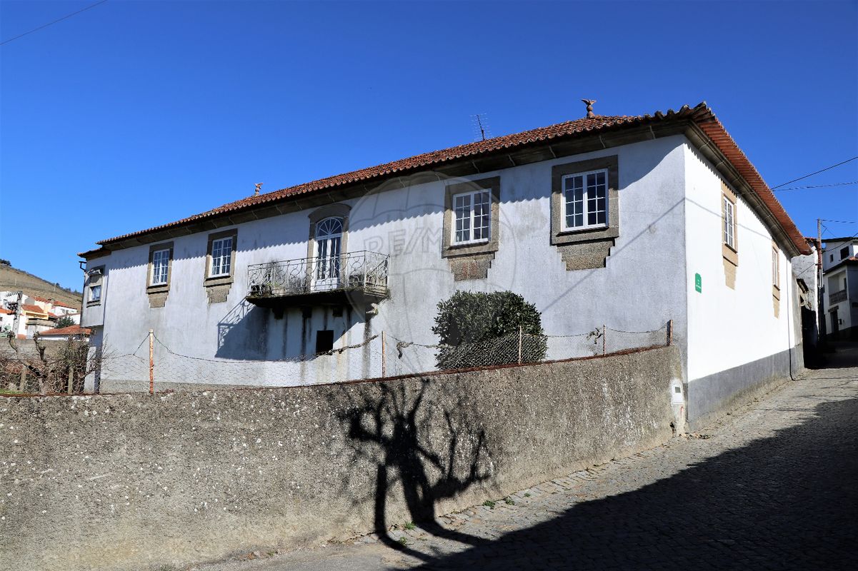 Moradia T5 para venda