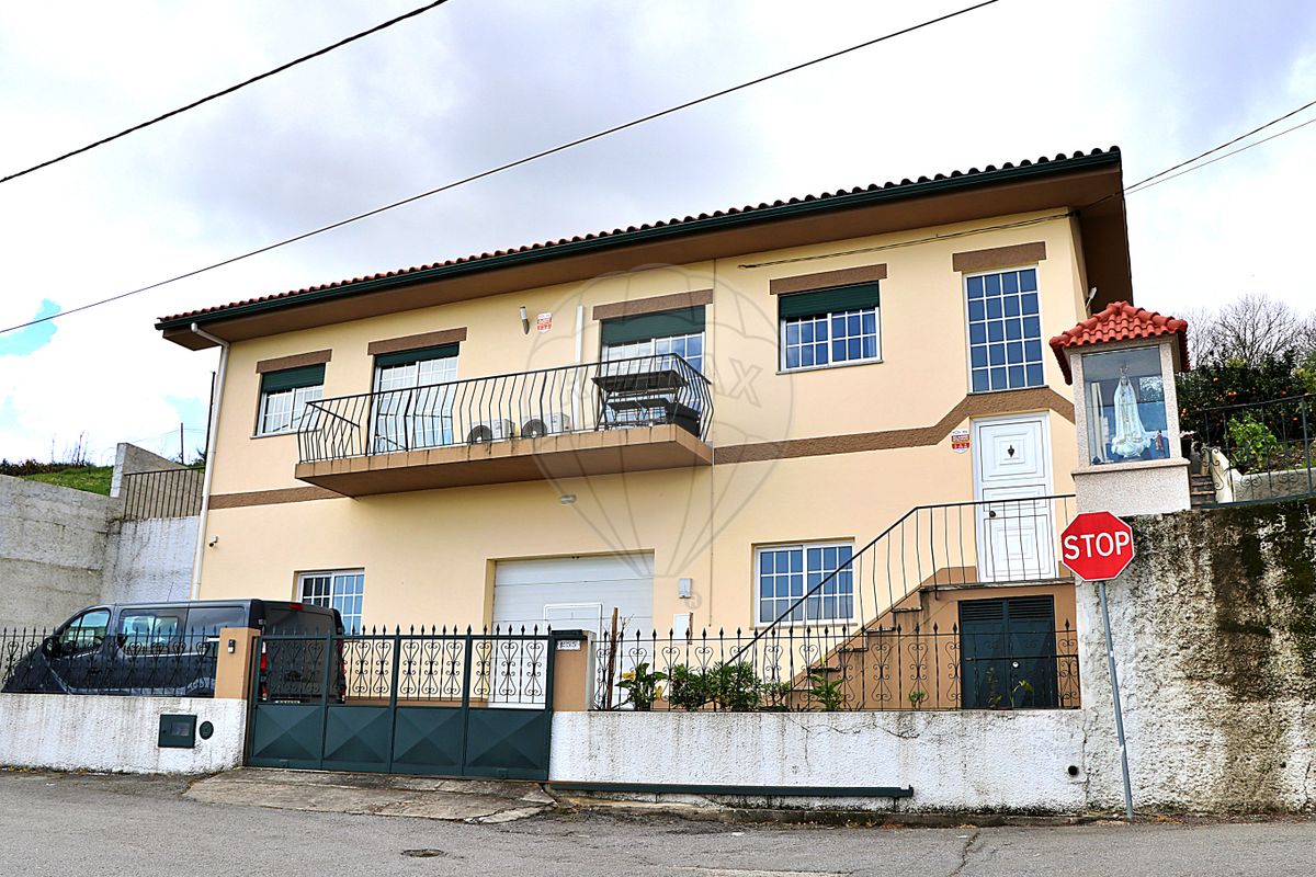 Moradia T5 para venda