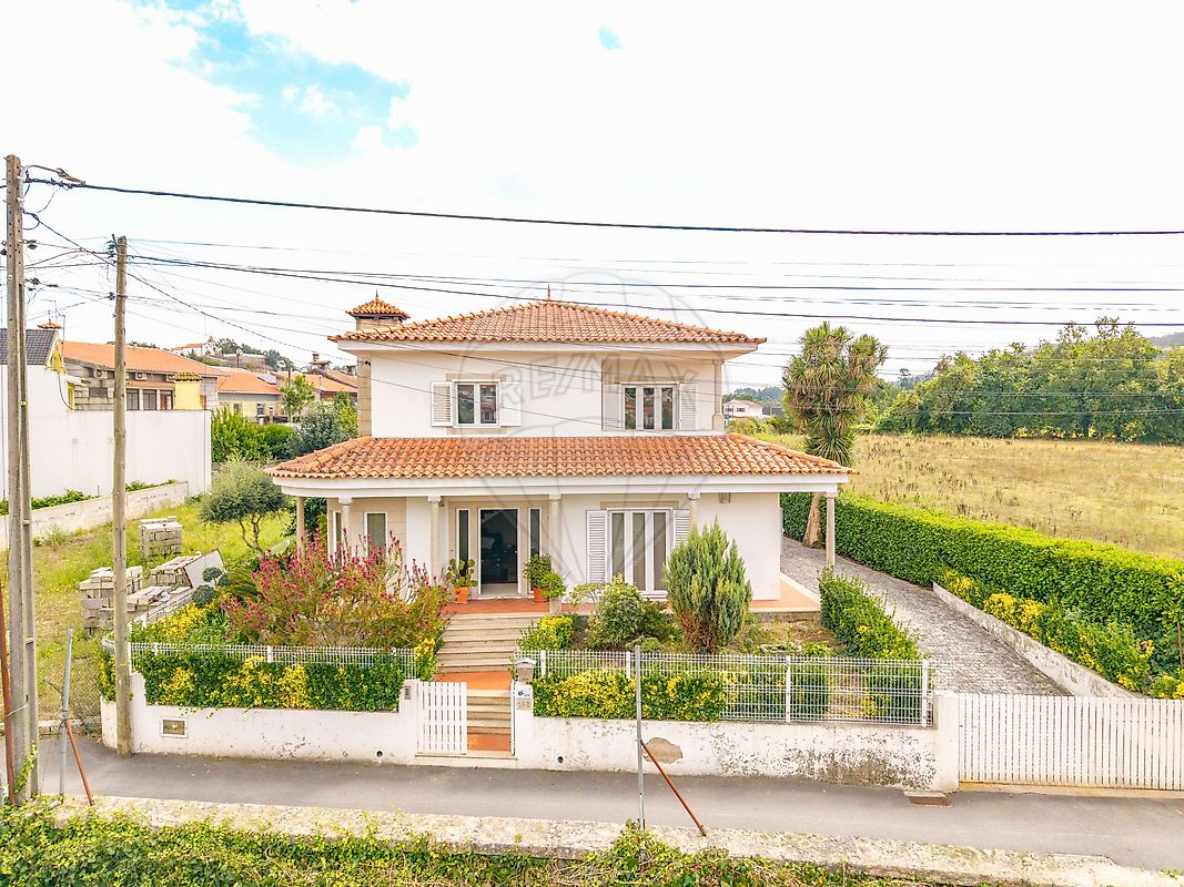 Apartamento T4 à venda em Penafiel