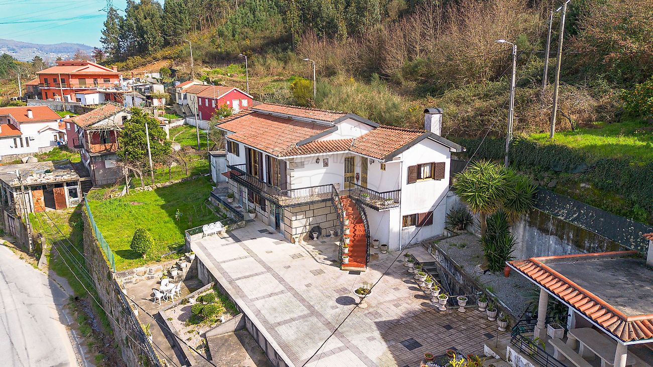 Moradia T4 - São Cristóvão de Nogueira, Cinfães, Viseu
