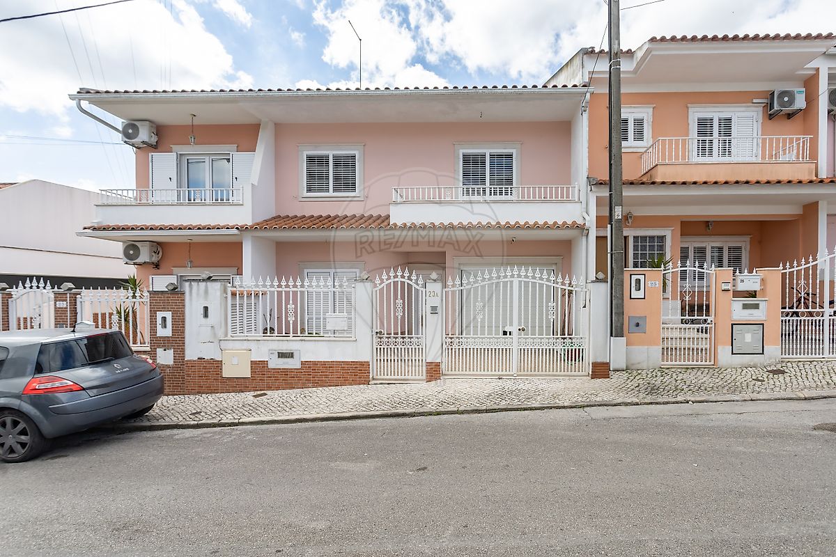 Moradia T3 à venda em Seixal