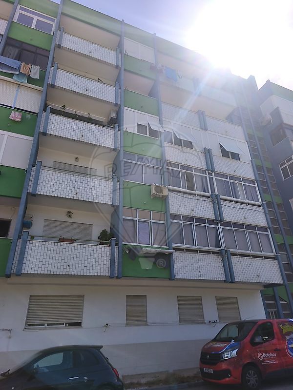 Apartamento T2 para arrendar em Almada