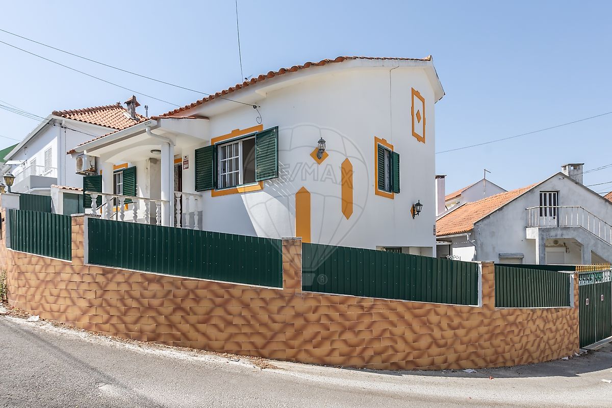 Moradia T2 para arrendar em Almada