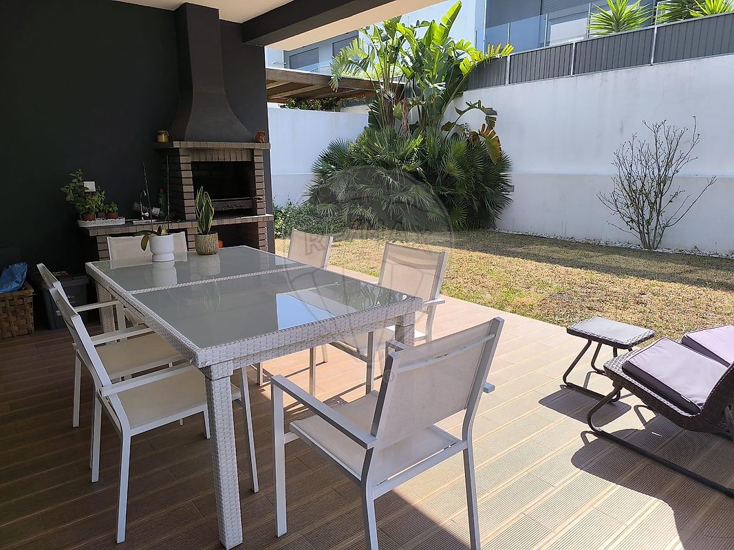Moradia T4 à venda em Charneca de Caparica e Sobreda, Almada — foto 12