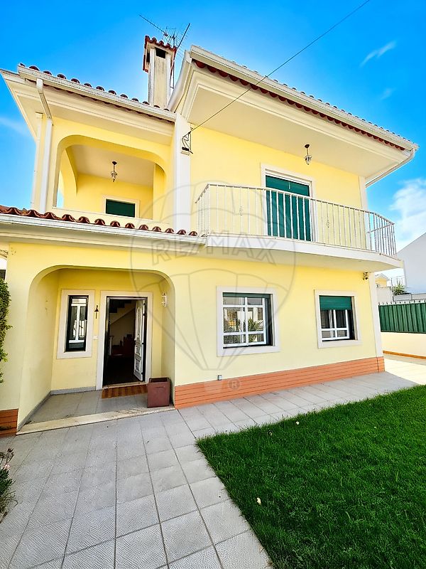 Apartamento T3 à venda em Almada