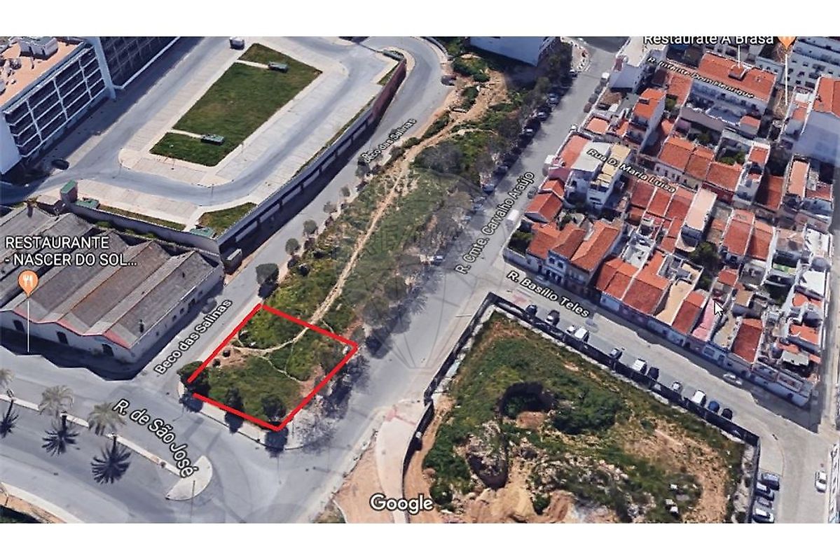 Land for sale in Portimão, Portugal — €368,000