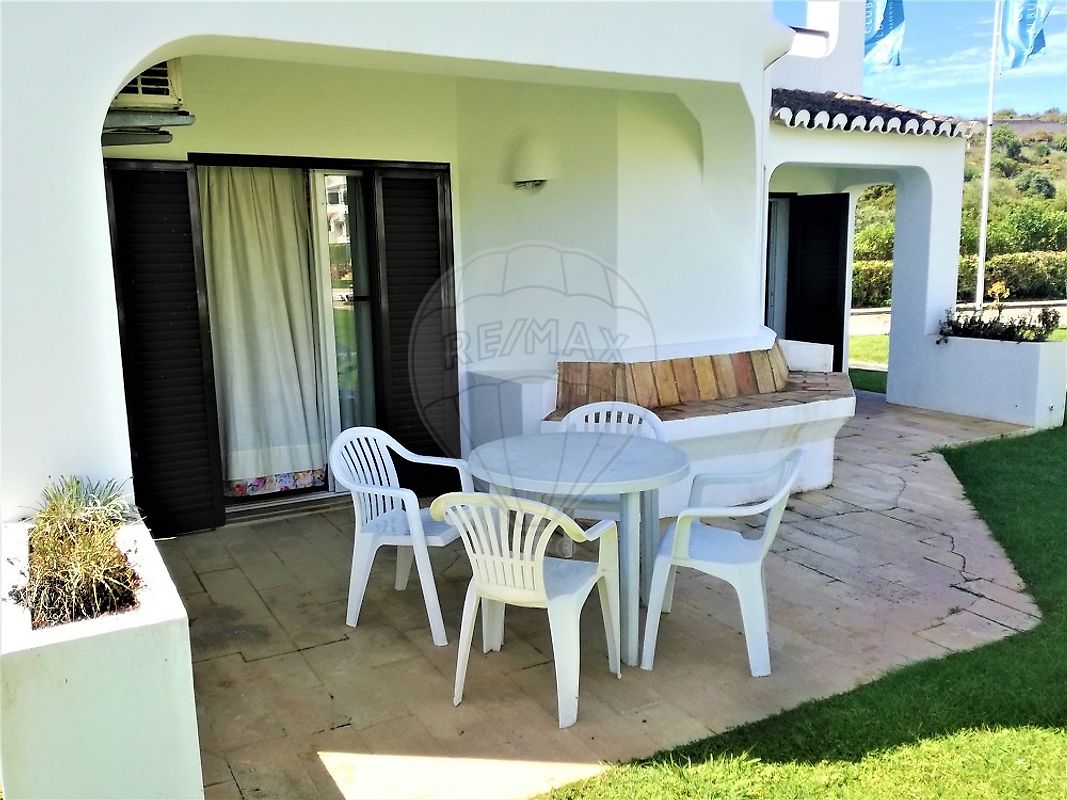 Apartamento T1 à venda em Alpouvar