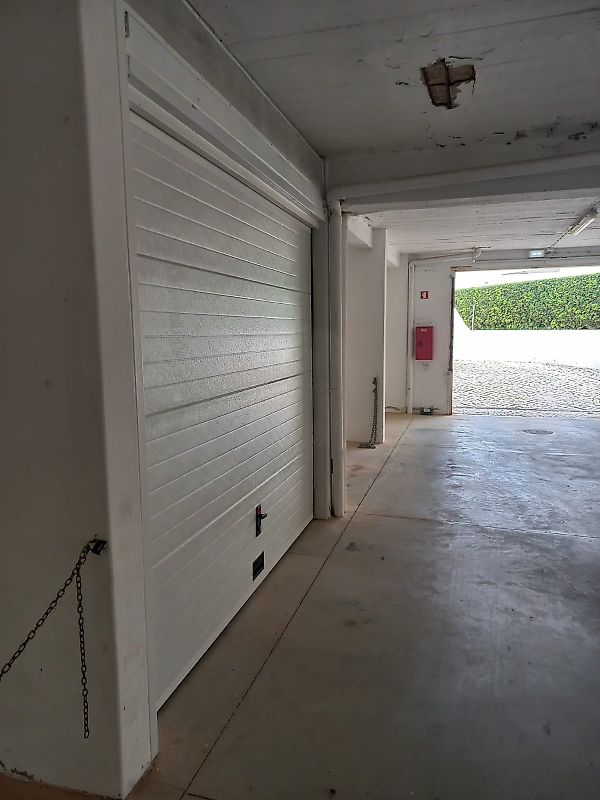 Garagem à venda em Albufeira