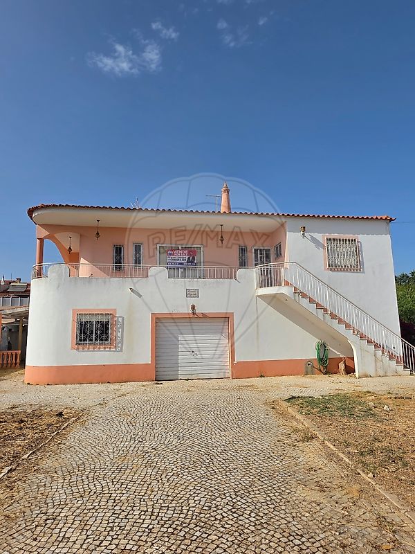 Moradia T4 para venda