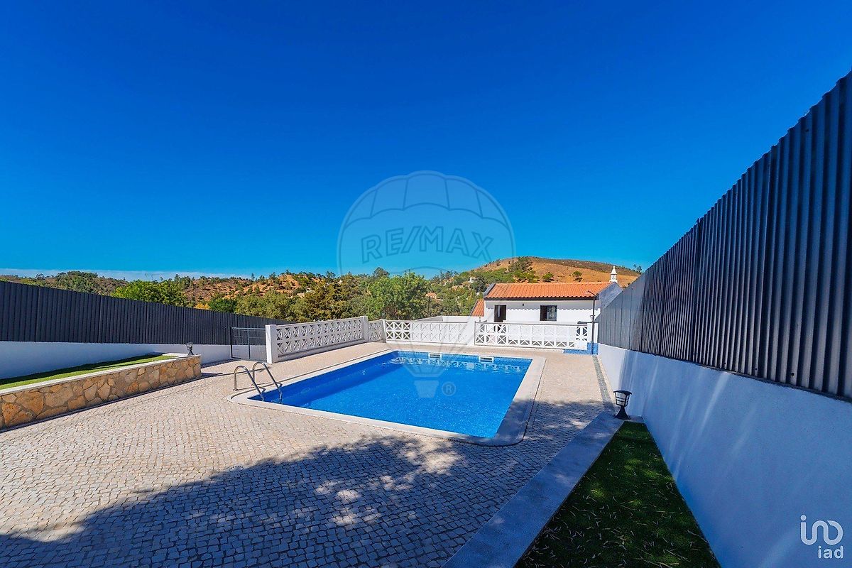 Moradia T4 para venda