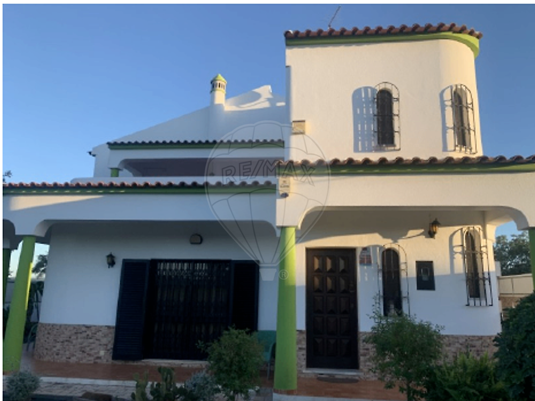 Moradia T4 para venda