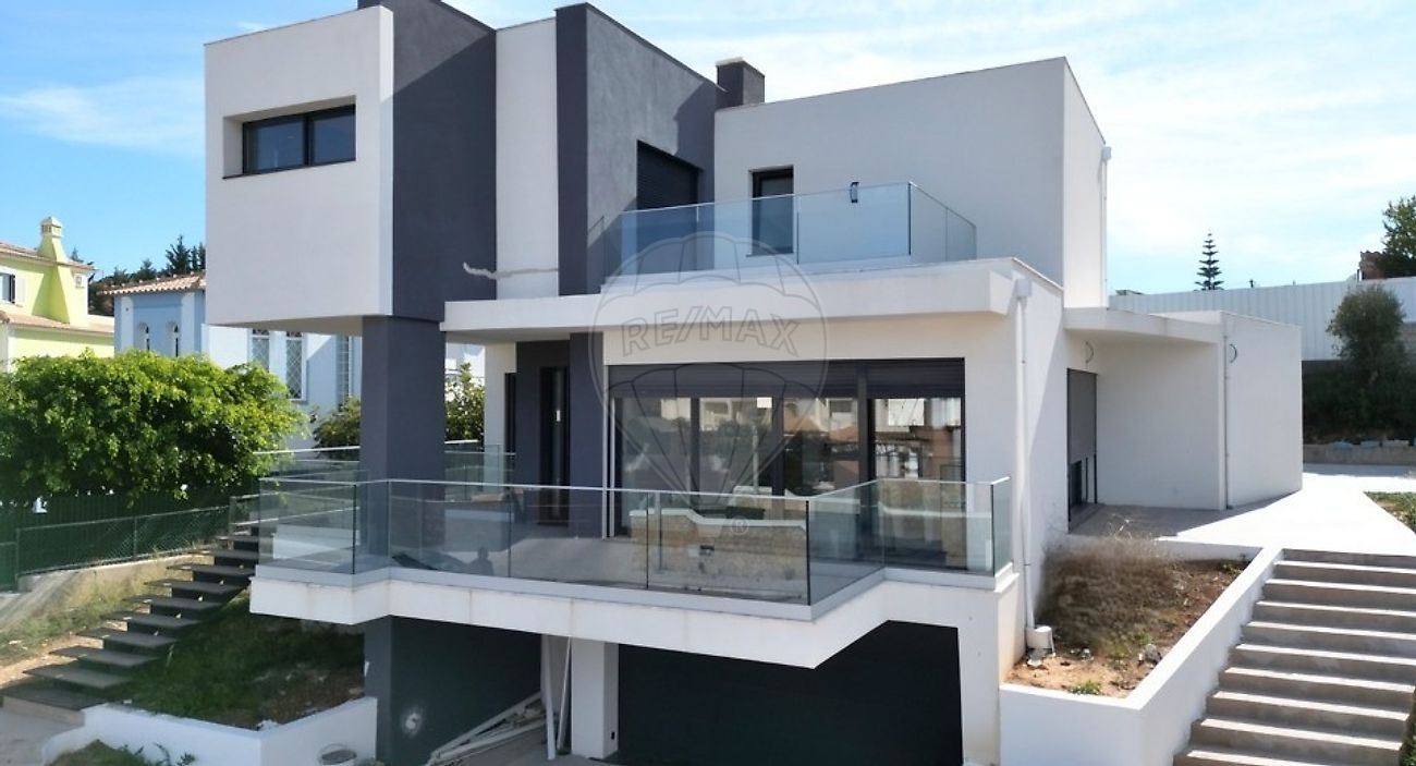Moradia T4 à venda em Albufeira
