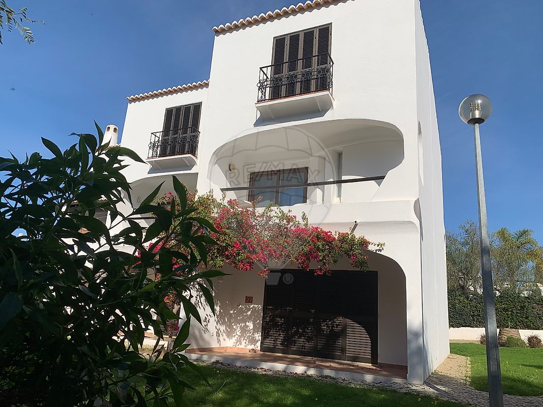 Apartamento para arrendar em Albufeira