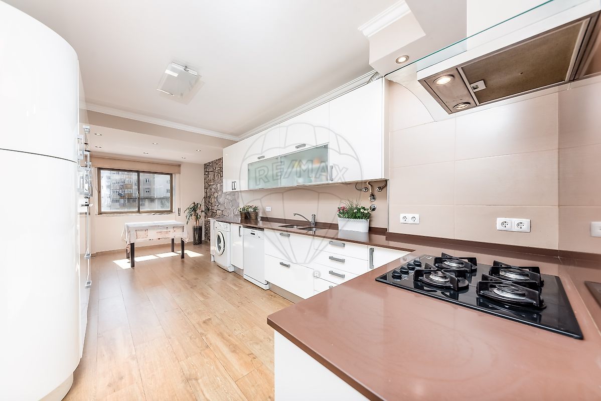 Apartamento T4 para venda