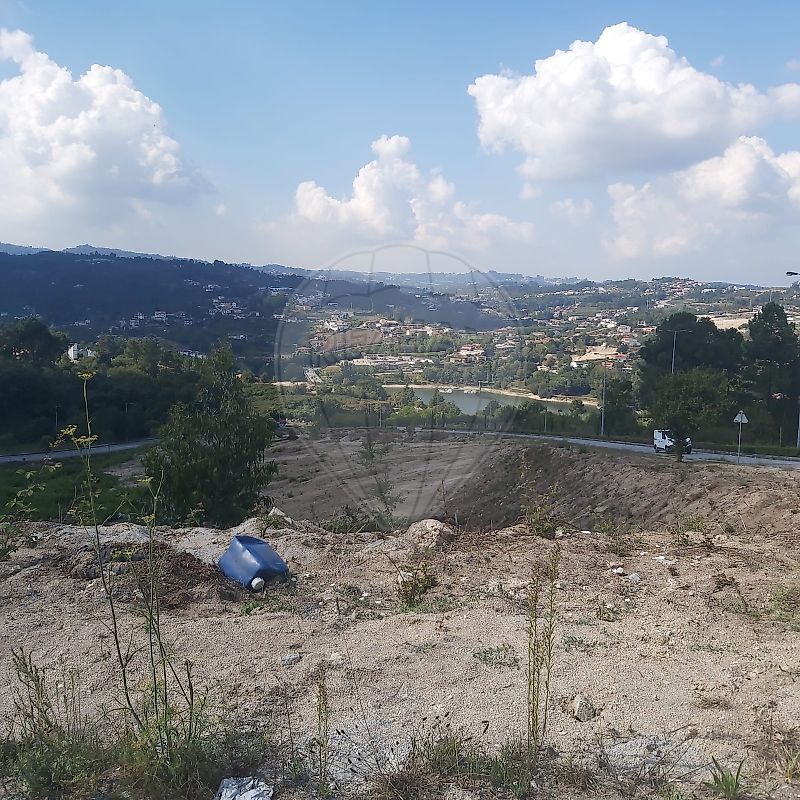 Land for sale in Marco de Canaveses, Portugal — €225,000