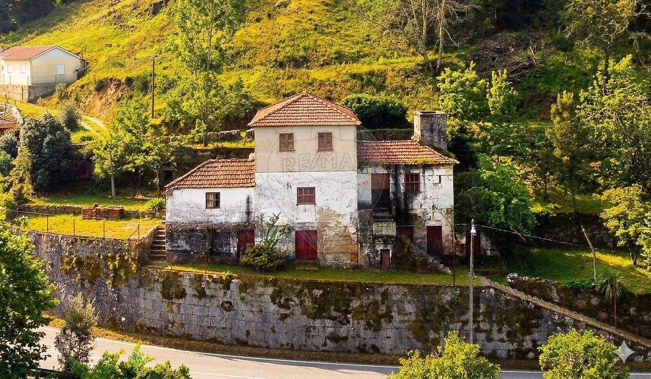 Moradia - Penhalonga e Paços de Gaiolo, Marco de Canaveses, Porto