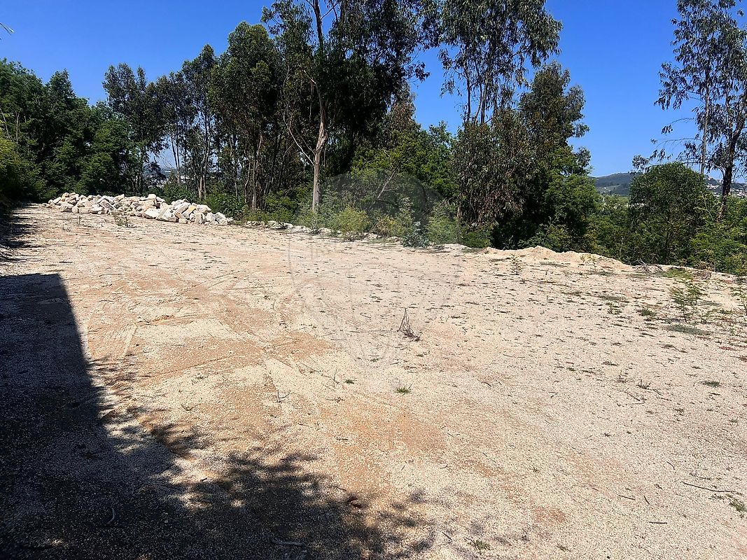 Terreno à venda em Penafiel