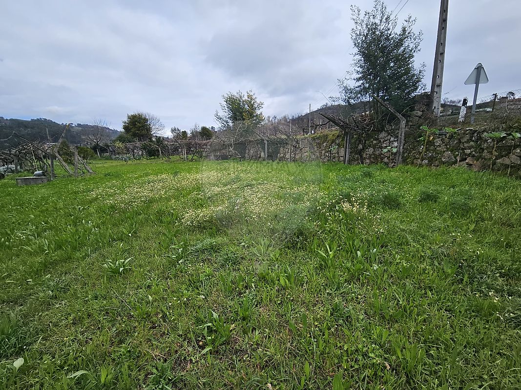 Land for sale in Baião, Portugal — €92,500
